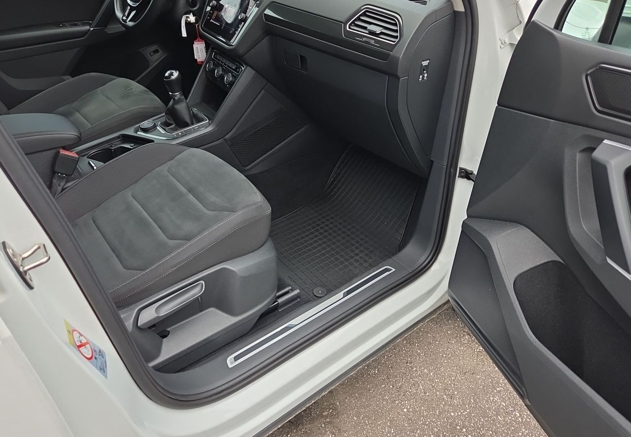 Zunanja slika - VW Tiguan - 2.0 TDI SCR 4MOTION BMT R-Line .rezerviran - 13