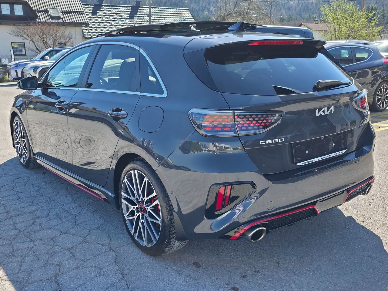 Zunanja slika - KIA Ceed - 1,6 T-GDI GT ISG DCT - 2