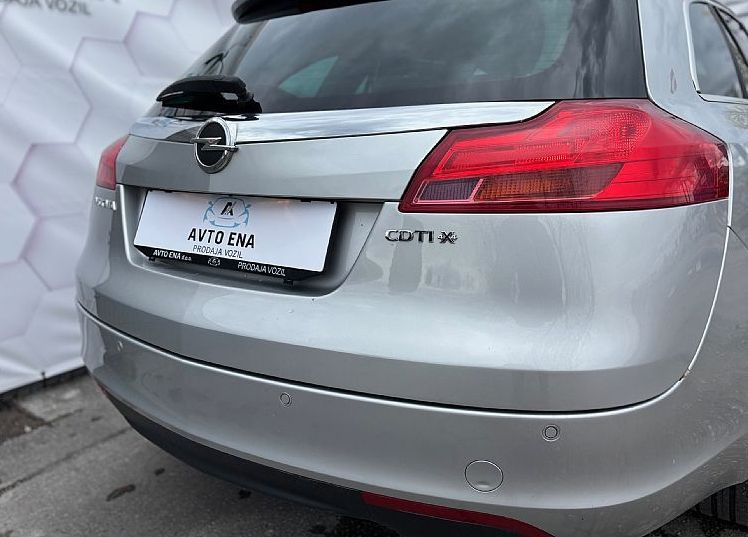 Zunanja slika - Opel Insignia - 2.0 CDTI 118KW AWD - XENON - GRETJE - PDC - 4
