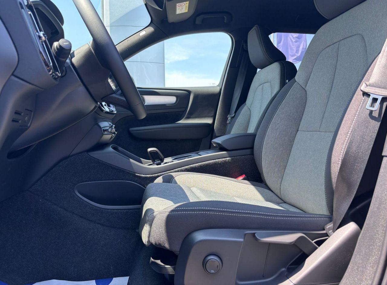 Zunanja slika - Volvo XC40 - B3  P  163hp Core 3 leta garancije + 3 servisi - 6