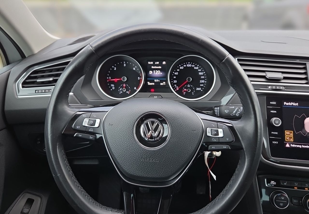 Zunanja slika - VW Tiguan - 2.0 TDI SCR 4MOTION BMT R-Line .rezerviran - 8