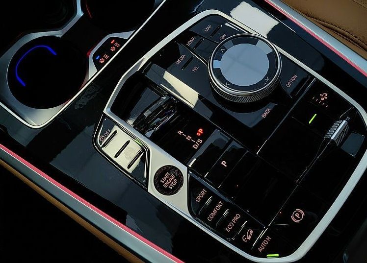 Zunanja slika - BMW X5 - serija : 30d-XD-M-PAKET-ZRAČNO-PANO-SOFT-CL-360KAM-LASER-22 - 19