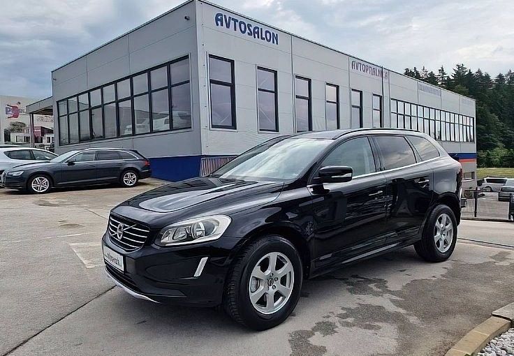 Zunanja slika - Volvo XC60 - D4 AWD R-Design Summum LEPO OHRANJEN... - 2