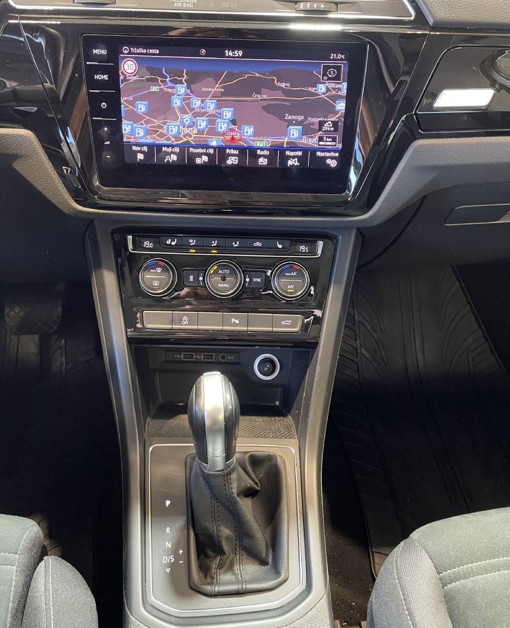 Zunanja slika - VW Touran - PANORAMA-NAVIGACIJA-ALCANTARA-GRETJE-DSG-ALU-LED - 13