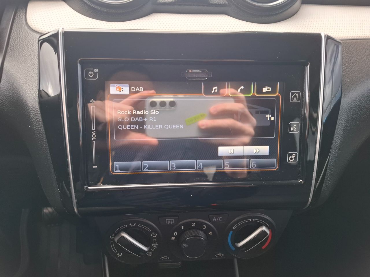 Zunanja slika - Suzuki Swift - 1.2 4WD - SLOVENSKI + 1. LASTNIK + POTRJENA KNJIGA - 19