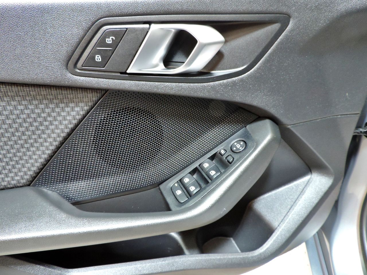 Zunanja slika - BMW Serija 1 - 116d Avt. KAMERA-LED-COCKPIT... - 18