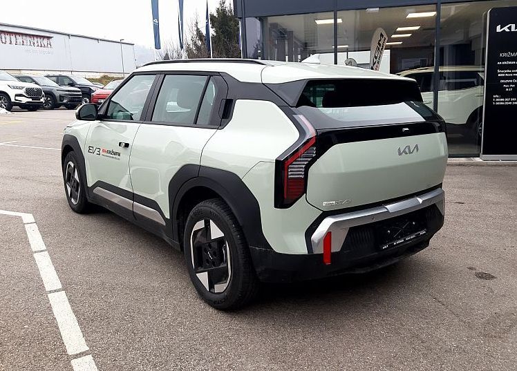 Zunanja slika - KIA EV3 - 58.3 kWh baterija. 150 kW  204 KM  Star - 4