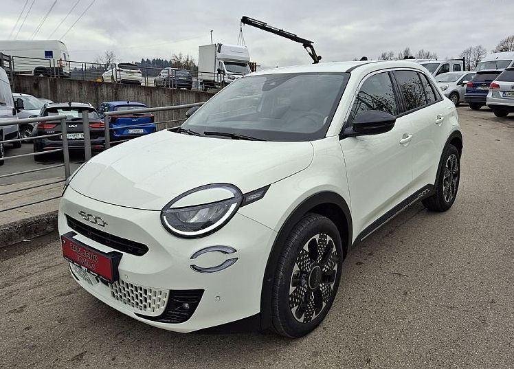 Zunanja slika - Fiat 600 - 1.2 T3 Hybrid E-DCT6 110 La Prima + ZIMSKE GUME - 1