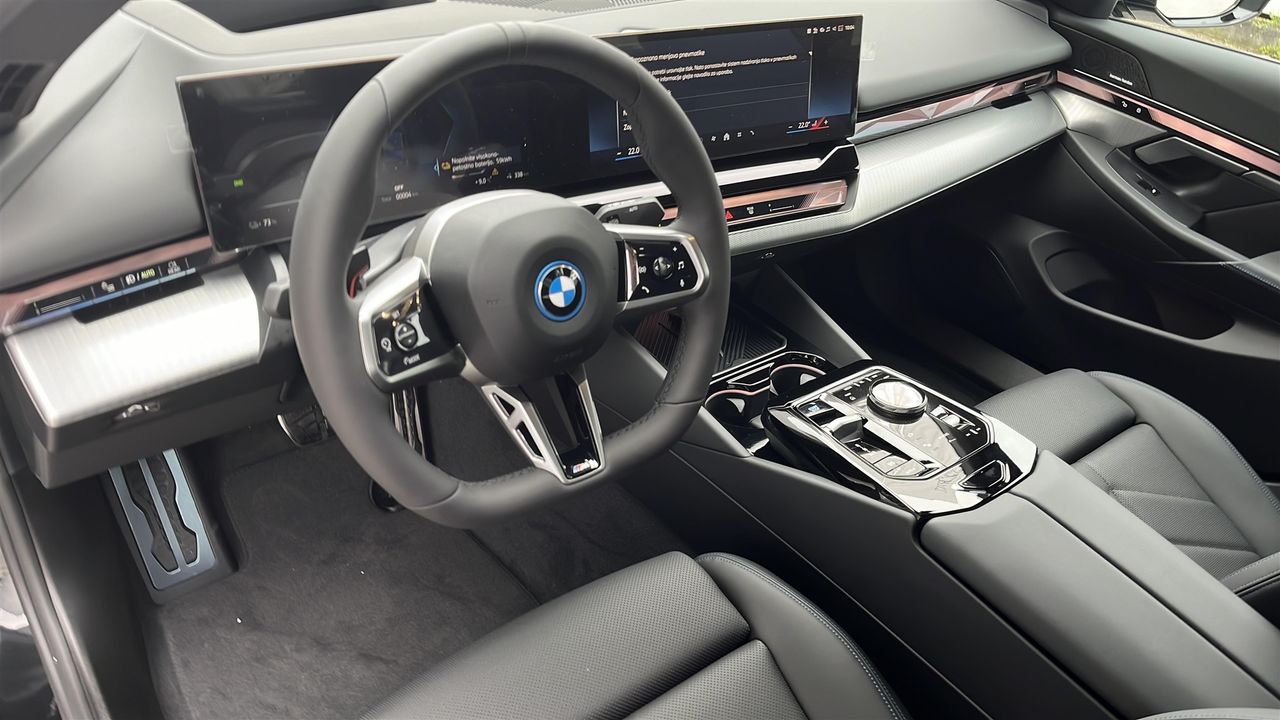 Zunanja slika - BMW i5 - eDrive40 Limuzina - 6