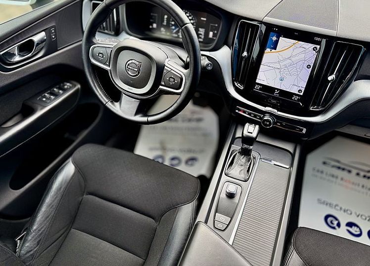 Zunanja slika - Volvo XC60 - D4 AWD Momentum B-kat.pnevm. - 9