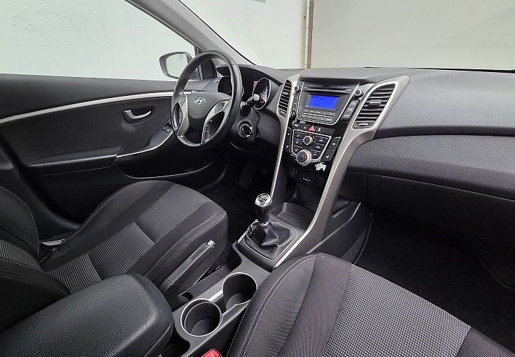 Zunanja slika - Hyundai i30 - 1.6 CRDi Comfort - 10