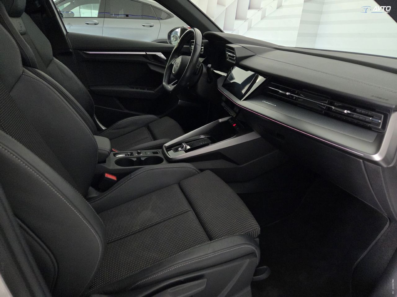 Notranja slika - Audi - A3 Sportback 40 TDI quattro S line S tronic - 12