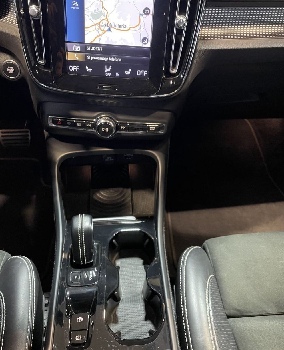 Zunanja slika - Volvo XC40 - D4-AWD-R-DESIGN-PANO-NAVI-ACC-MEMORY-HARMAN-360KAM - 13