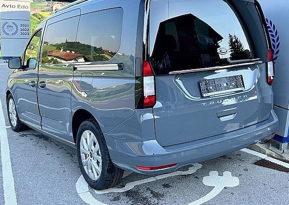 Zunanja slika - Ford Tourneo Connect - 2.0 TDCi EcoBlue 90kW A7 - TITANIUM L2 - 2