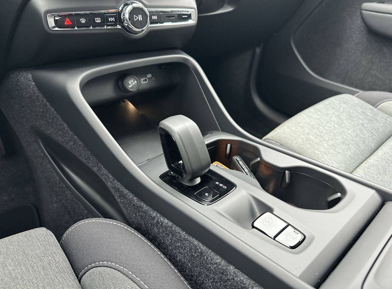 Zunanja slika - Volvo XC40 - B3 P Core AT DCT - 18