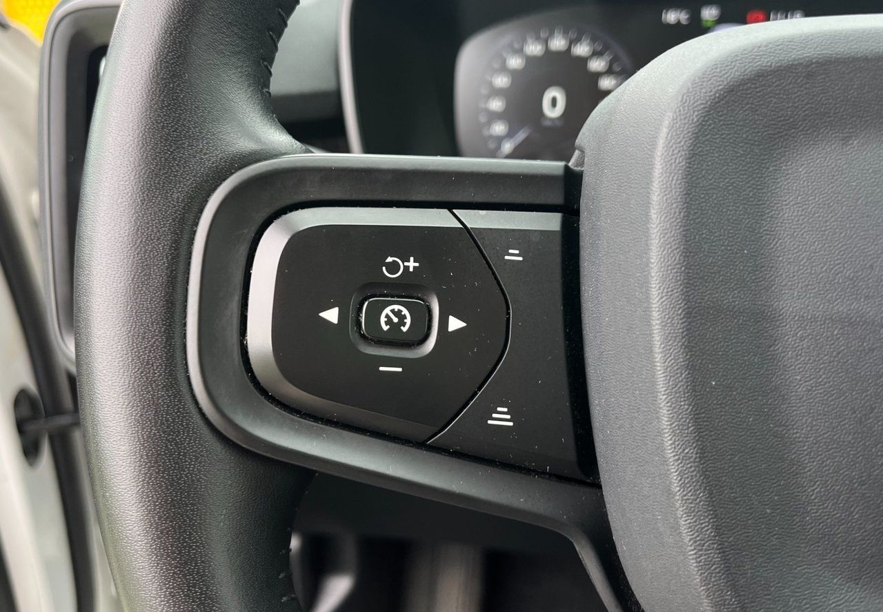 Zunanja slika - Volvo XC40 - T3 Momentum Avt. ACC. LED. NAVI. VZR. KAM. - 13