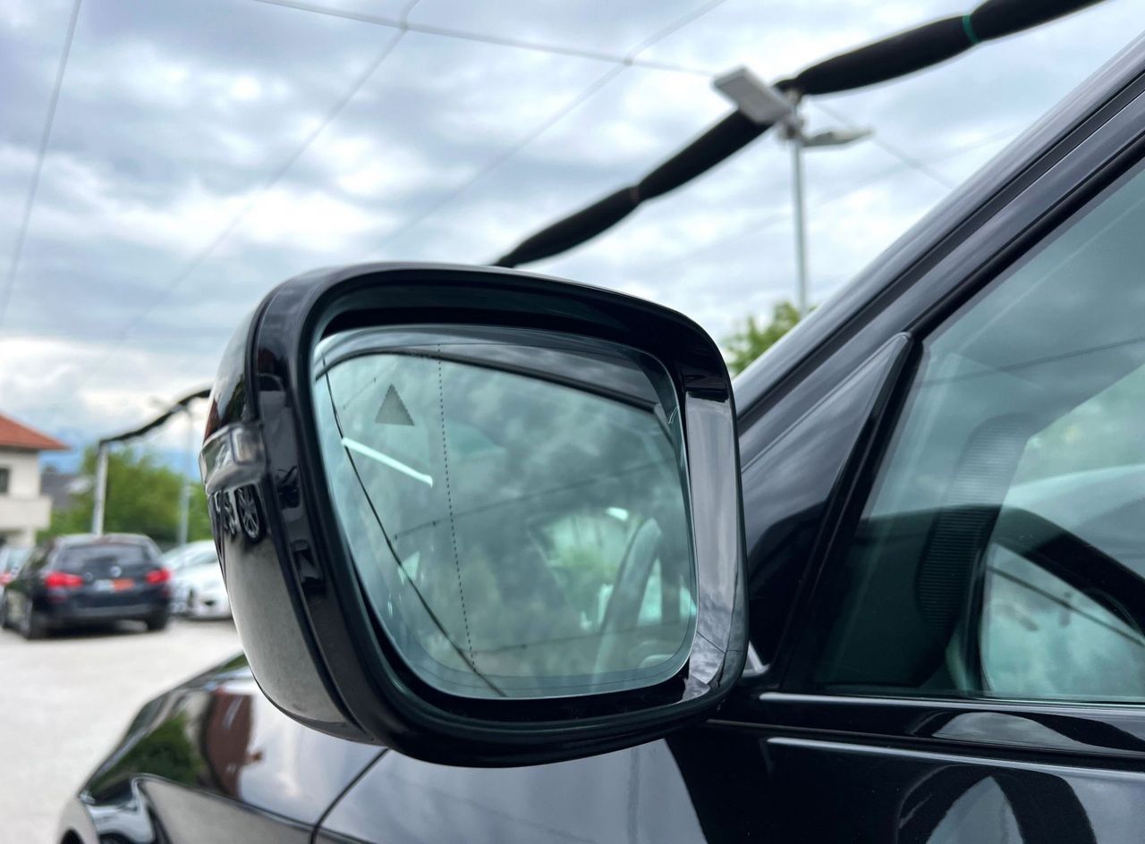 Zunanja slika - BMW Serija 5 - : 520d AUT. SPORTLiNE FULL LED HEADuP ŠIBEDAH ALU20 - 11