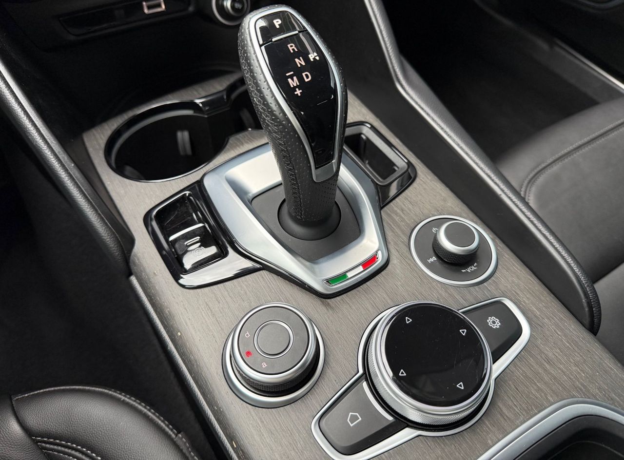 Zunanja slika - Alfa Romeo Giulia - 2.0 Turbo 280 Q4 Ti  - AVTOMATIK - SAMO 18.000KM - 12