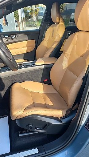Zunanja slika - Volvo XC60 - D4 AUT Momentum - 8