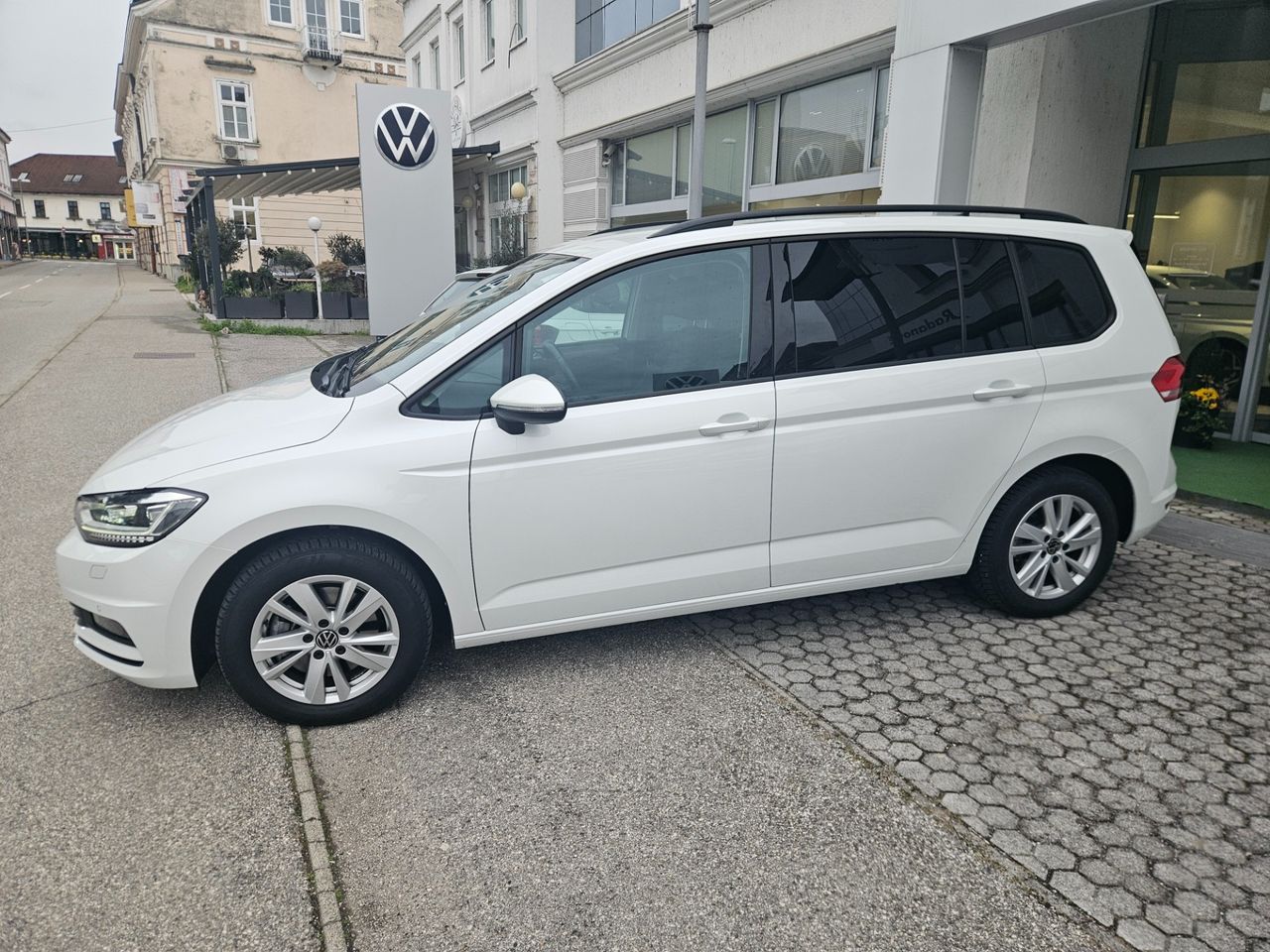 Zunanja slika - VW Touran - 2.0 TDI DSG Comfortline 110kW - 5