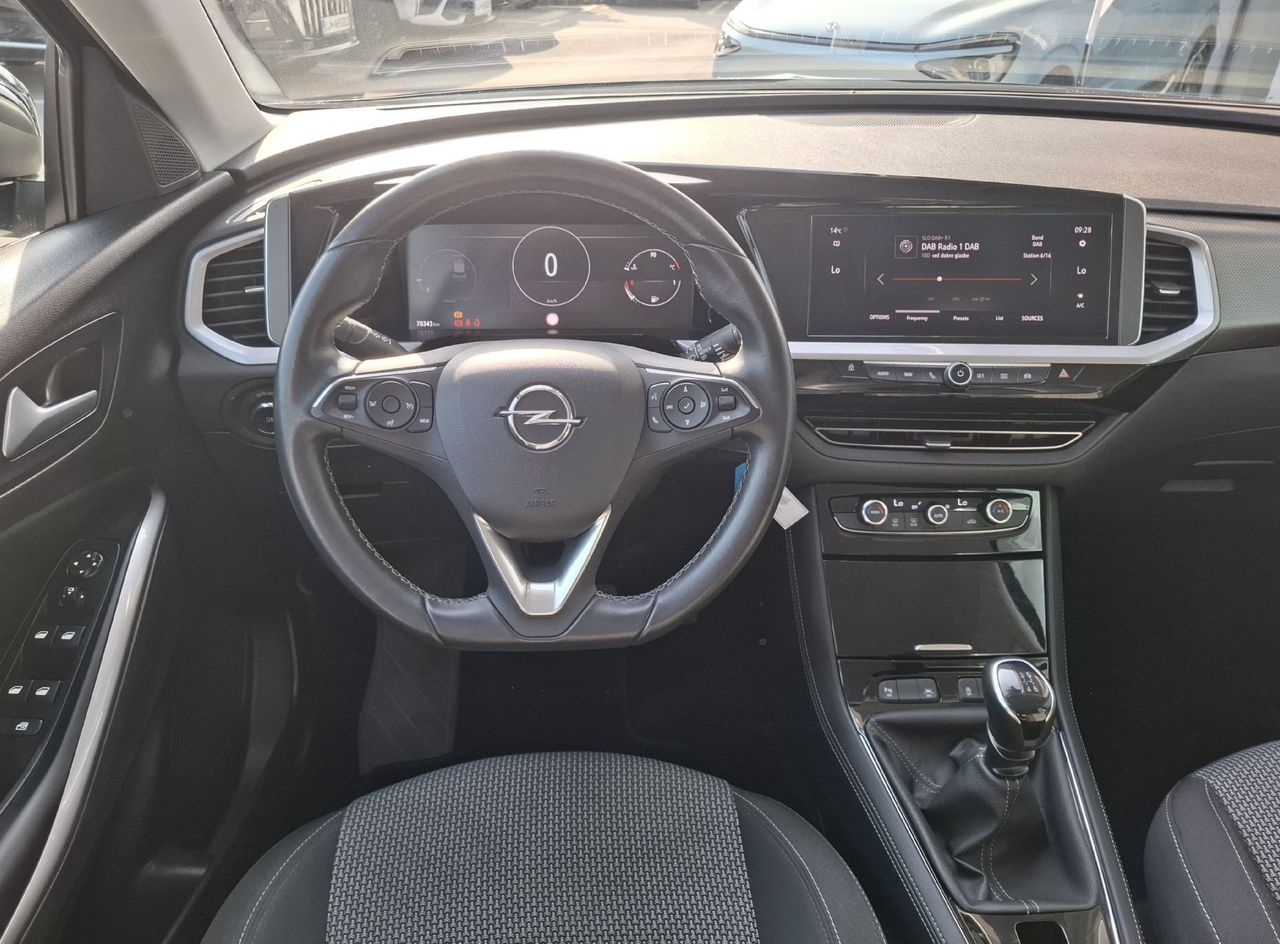 Zunanja slika - Opel Grandland - 1.2 TURBO 96KW - LEPO OHRANJEN - POTRJENA SERVISNA - 10