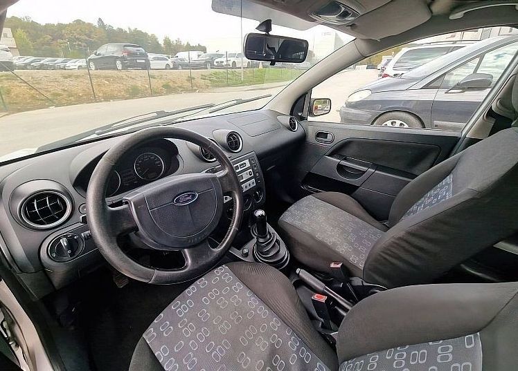 Zunanja slika - Ford Fiesta - 1.3 8V 70 KM Duratec COMFORT KLIMA - 8