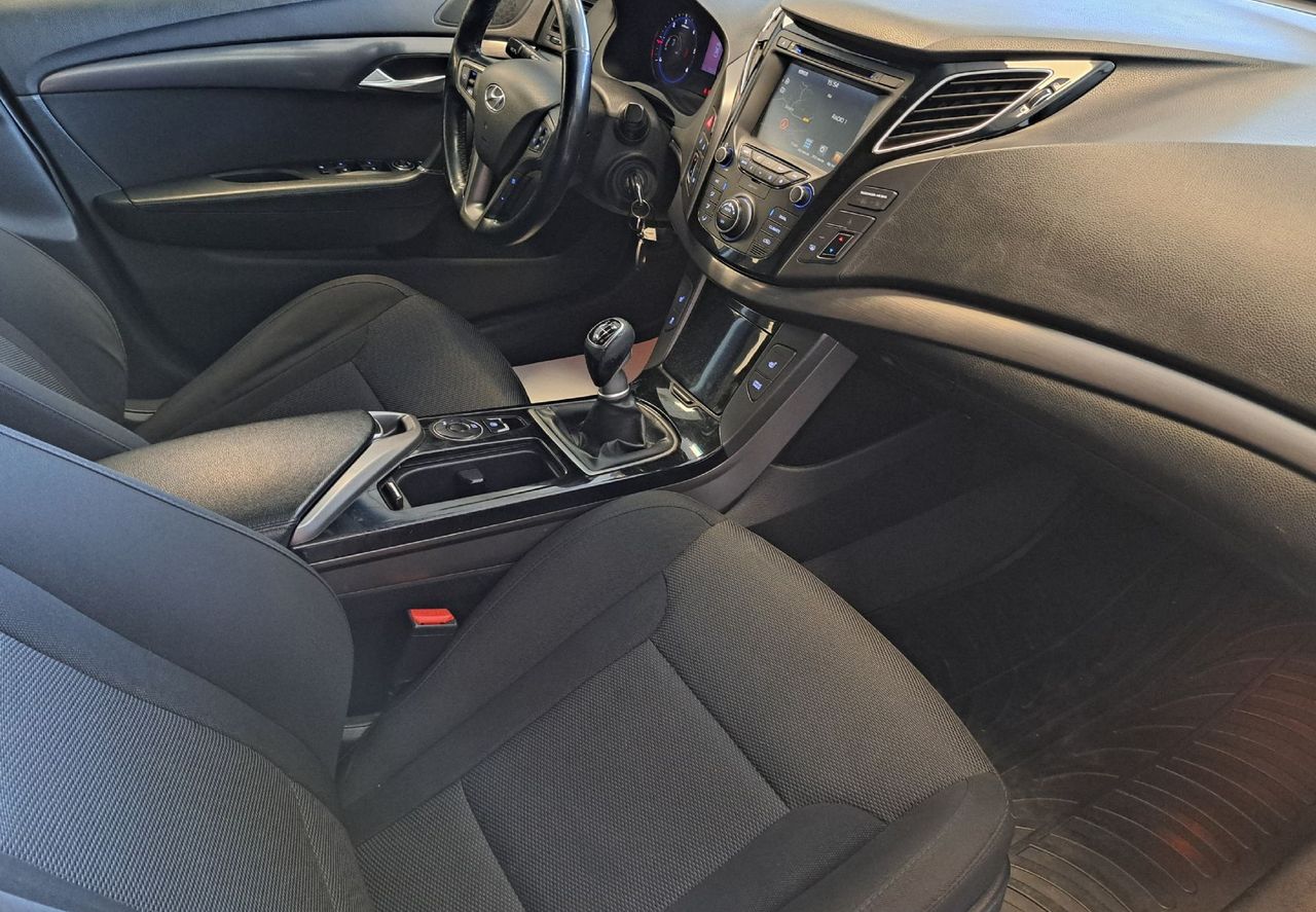 Zunanja slika - Hyundai i40 - 1.7 CRDI 85KW PREMIUM - LED NAVI HITRI KREDIT - - 8