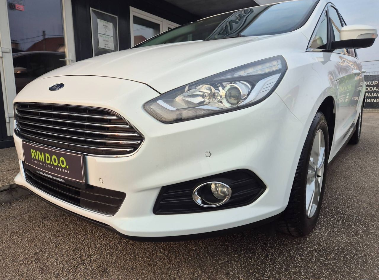 Zunanja slika - Ford S-MAX - TITANIUM°SLO°AUT°NAVI°KAMERA°AVT.KLIMA°PDC°TOUCH°. - 2
