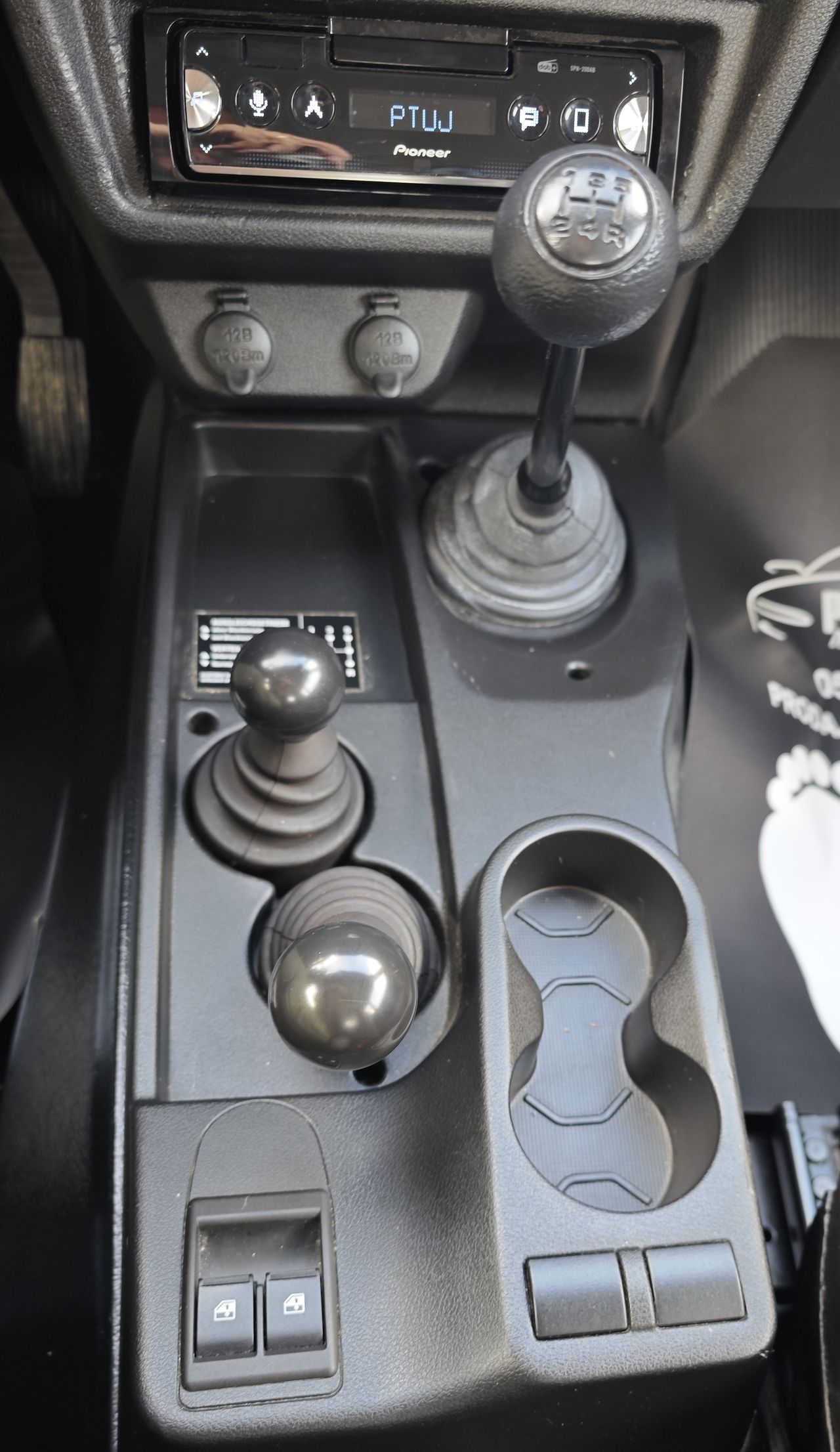 Zunanja slika - Lada Niva - 4x4 1.7 61kW KLJUKA EL.STEKLA - 15