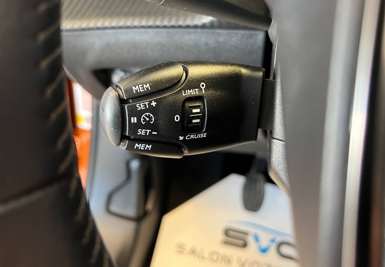 Zunanja slika - Peugeot 2008 - 1.2-1.LASTNIK-JAMSTVO-ODLIČEN-OBROK ŽE OD 128€ - 14