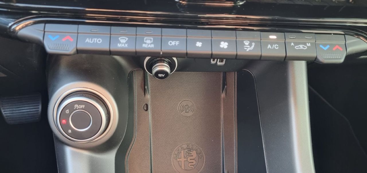 Zunanja slika - Alfa Romeo Tonale - 1.3 PHEV 280 Q4 Ti OPREMA + ODLIČNO OHRANJEN - 18