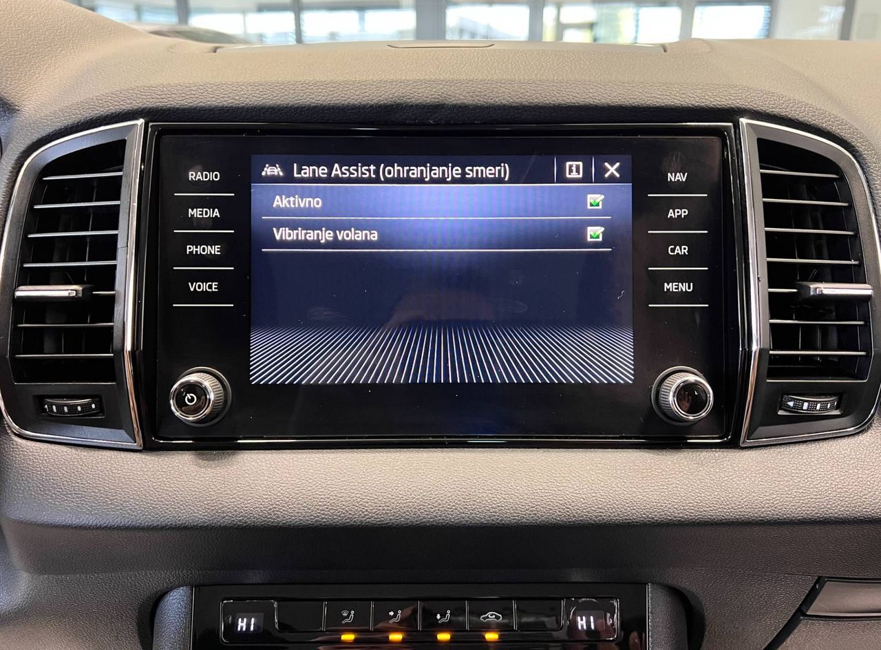 Zunanja slika - Škoda Karoq - 2.0 TDI-DSG-FRONT-ASSIST-ACC-KAM-KEYLESS-NAVI-PDC. - 16