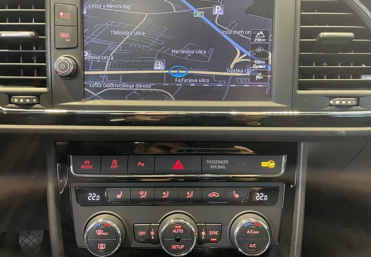 Zunanja slika - Seat Leon - 2.0TDI-FR-PANORAMA-NAVIGACIJA-TEMPOMAT-GRETJE SED - 16