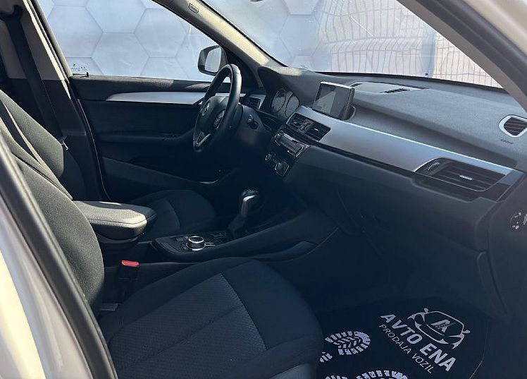 Zunanja slika - BMW X1 - serija :  xDrive25e  AT  - LED - NAVI - PDC+KAM - 9