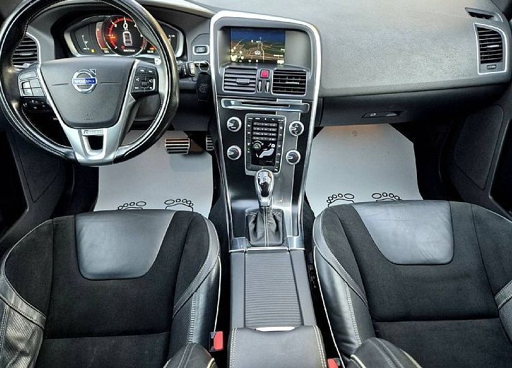 Zunanja slika - Volvo XC60 - D4 R-Design NAVI F1 VL. KLJUKA 1.LETNO JAMSTVO - 8