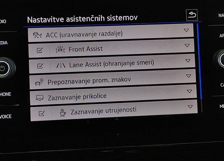 Zunanja slika - VW Arteon - Shooting Brake 2.0TDI-150KM-DSG-VIRTUAL-FULLED-18C-ACC-117 - 16