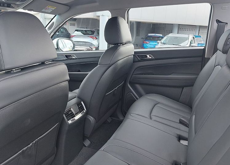 Zunanja slika - SsangYong Musso - 2.2 XDi ULTIMATE 4x4 A T VEČ BARV - 8