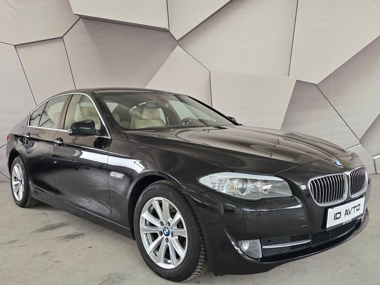 Zunanja slika - BMW Serija 5 - 530d AUT. - 1