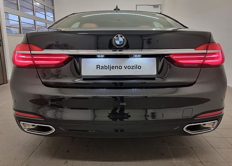 Zunanja slika - BMW Serija 7 - : 750d xDrive HUD ACC Pano Harman Kardon - 3