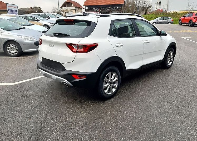 Zunanja slika - KIA Stonic - 1.2 DPI  Urban+ M T +  posebna ponudba - 2