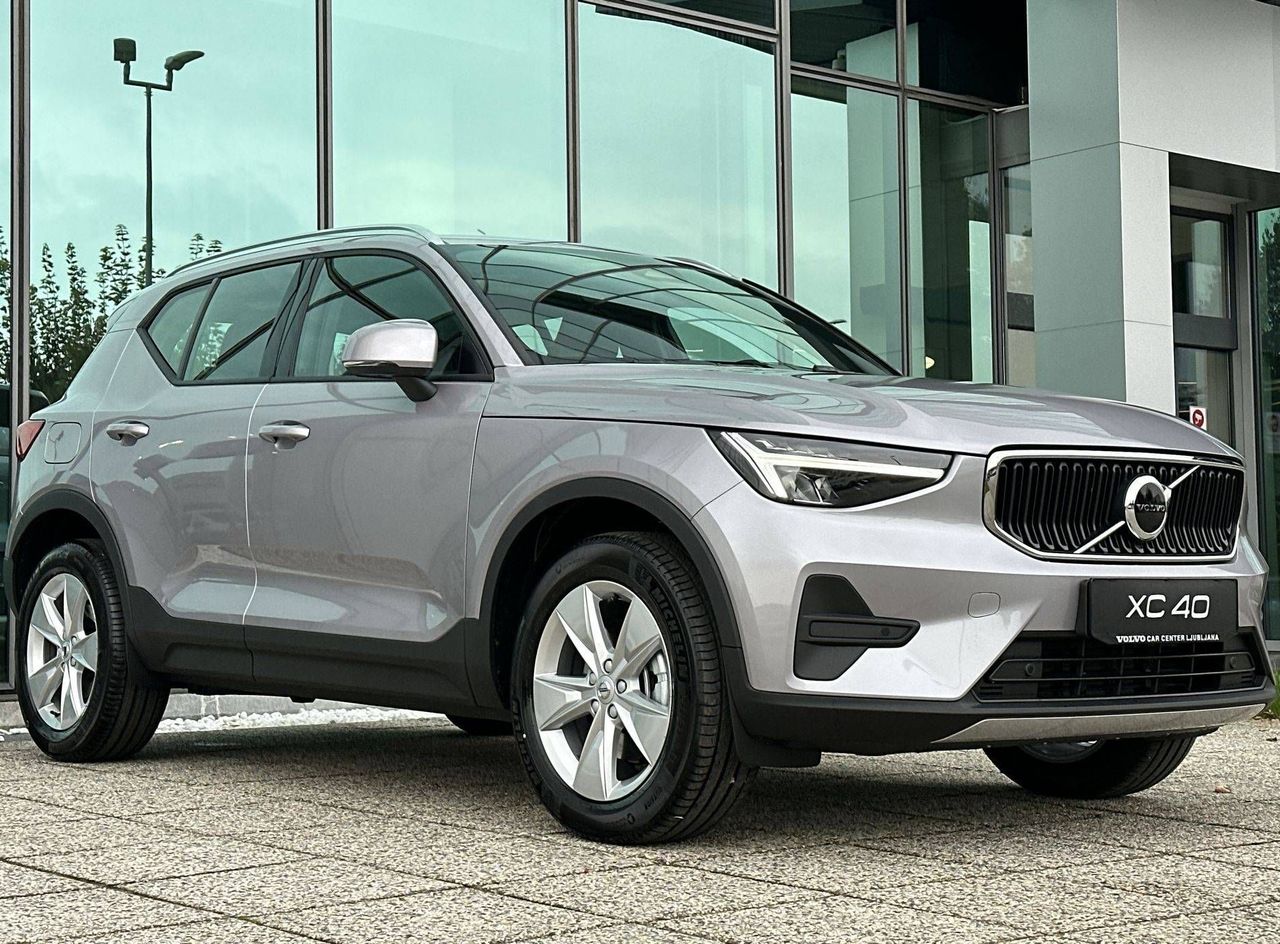 Zunanja slika - Volvo XC40 - B3 P Core AT DCT... - 3
