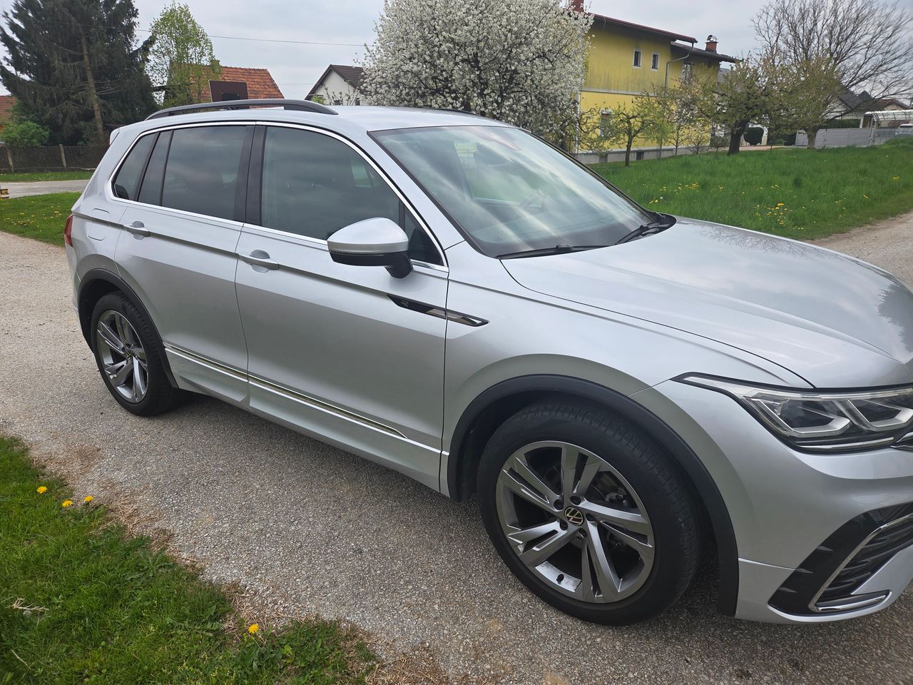 Zunanja slika - VW Tiguan - 1,5 TSI ACT BMT R-Line Edition DSG - 1