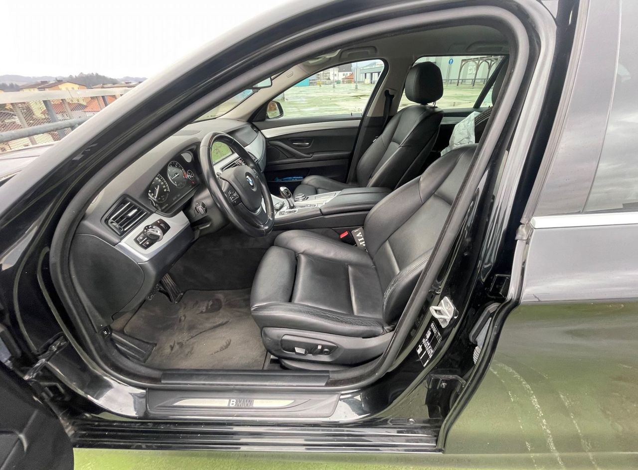 Zunanja slika - BMW Serija 5 - Touring: 520d 140 KW BI-XSENON.NAVI.USNJE.PDC S+Z - 20