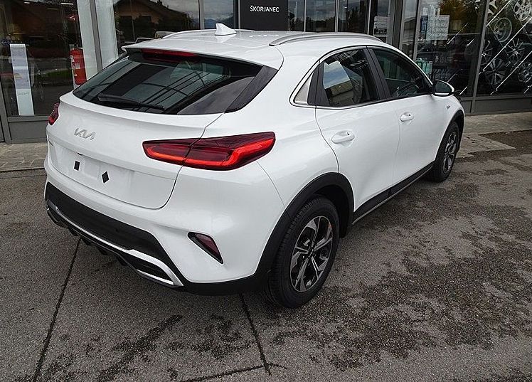 Zunanja slika - KIA XCeed - 1.6 T-GDi LX SMART ISG 7DCT + ZIMSKE GUME + 30° - 4
