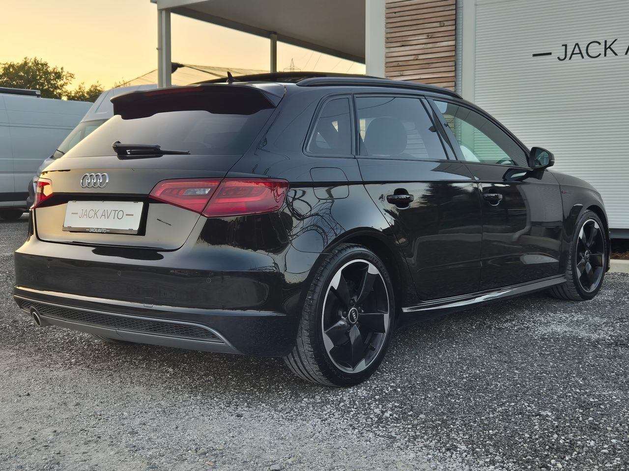 Zunanja slika - Audi - A3 Sportback 1,6 TDI clean diesel Ambition - 4