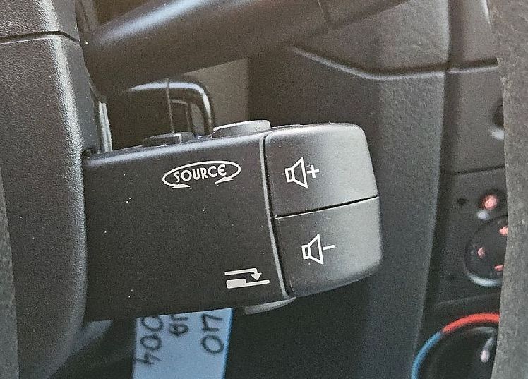 Zunanja slika - Renault Clio - 1.2 75ks °SLO-POREKLO° °NOVE GUME° - 10