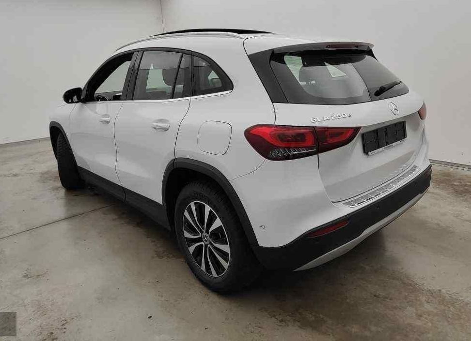 Zunanja slika - Mercedes-Benz GLA-Razred - GLA 250 e Avt.KAMERA.PANORAMA.LED.USNJE.NAVI.TOP - 17