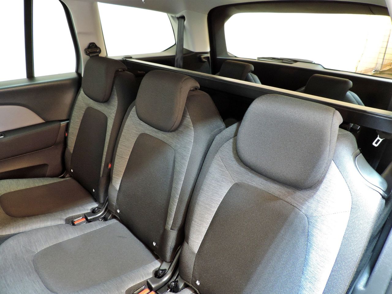 Zunanja slika - Citroën C4 - Shine BlueHDi 130 EAT8 ACC-KAMERA-7.SEDEŽEV - 8