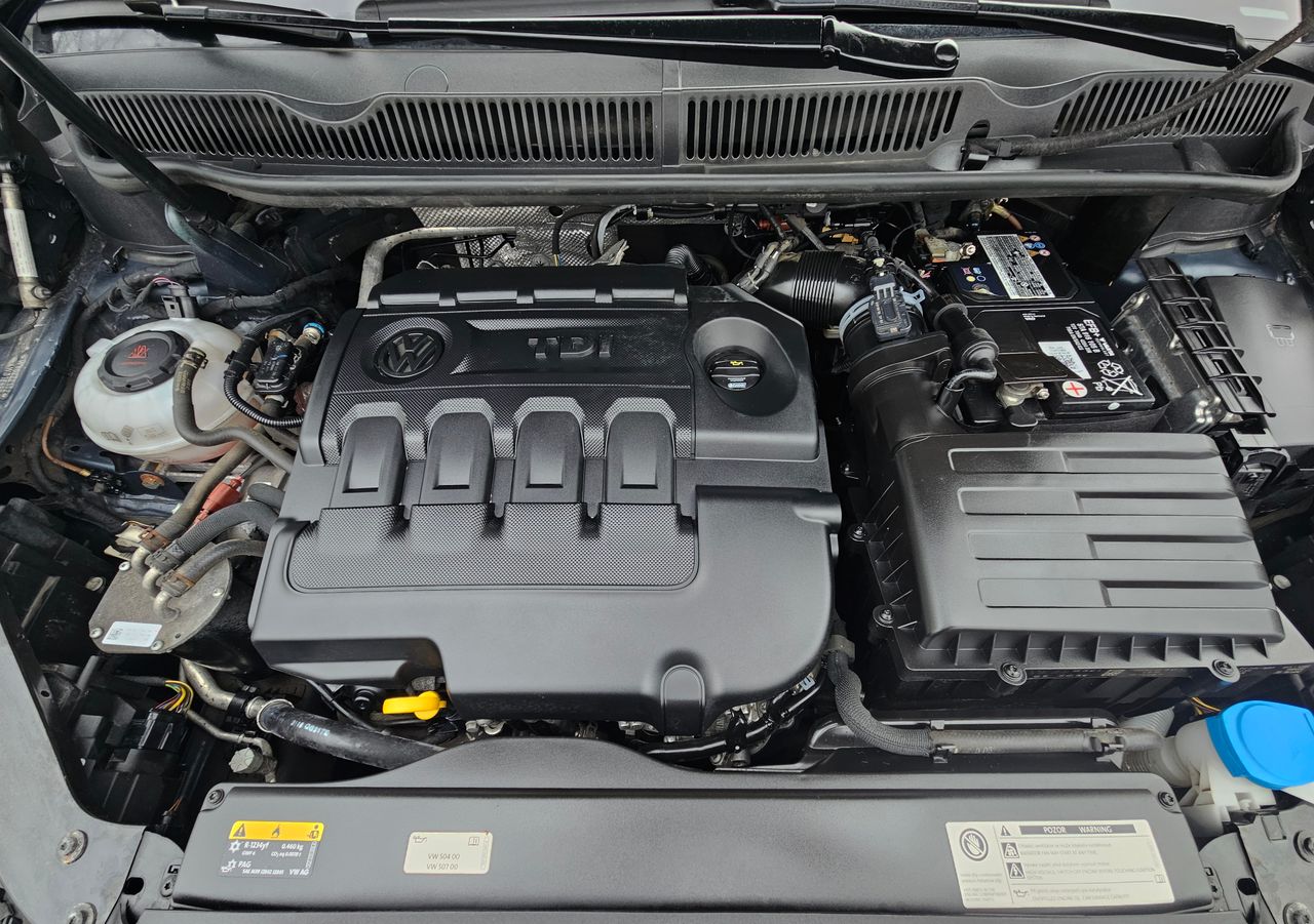 Notranja slika - VW Touran - 1,6 TDI BMT Highline - 15