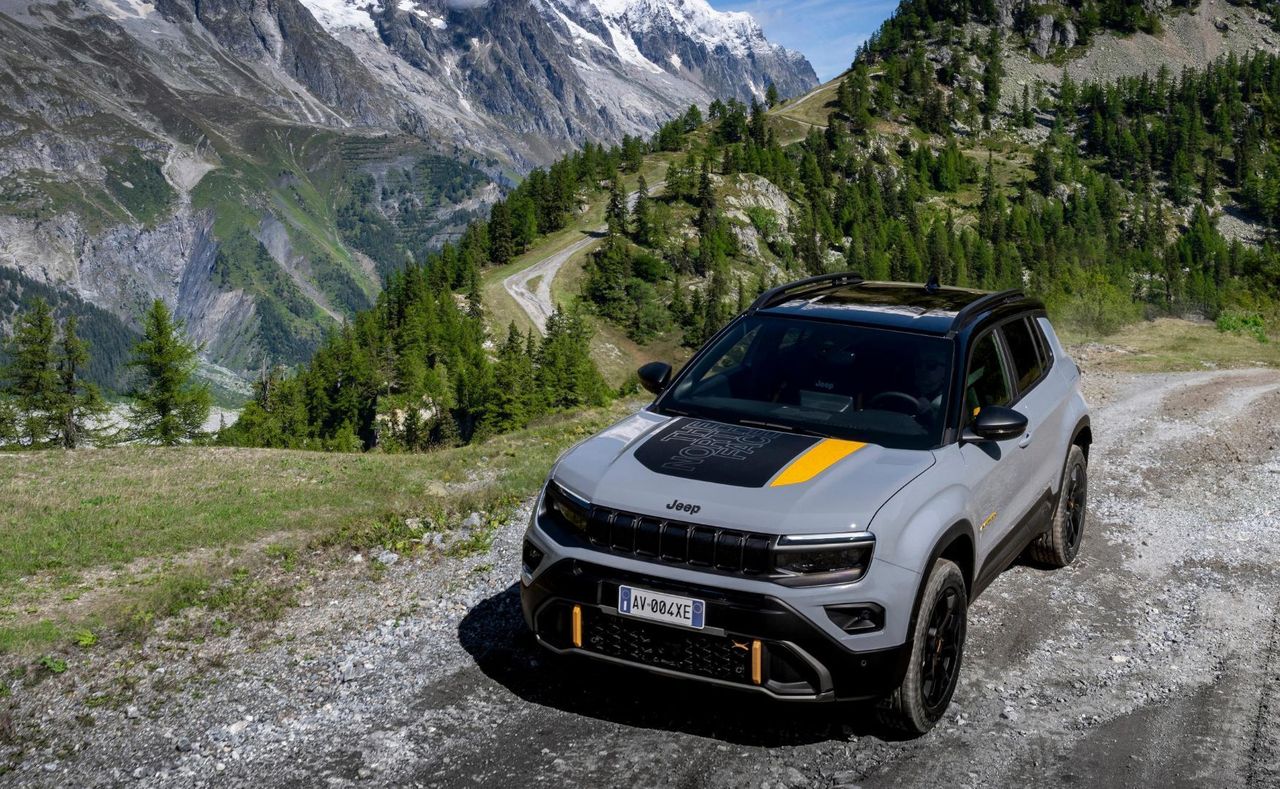 Zunanja slika - Jeep Avenger - The North Face 1.2 E-DCT6 MHEV 145 4xe - 1